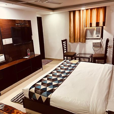 Hotel Vista Premium Tark A Family Hotel Near Igi Airport Delhi Neu-Delhi Exterior foto